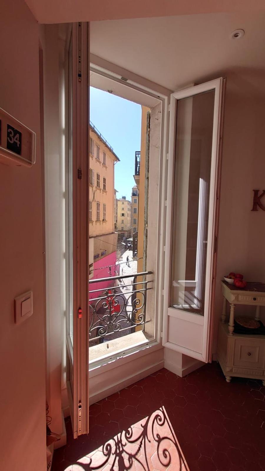 Appartement De Charme - Wifi - Centre Historique Toulon Bagian luar foto